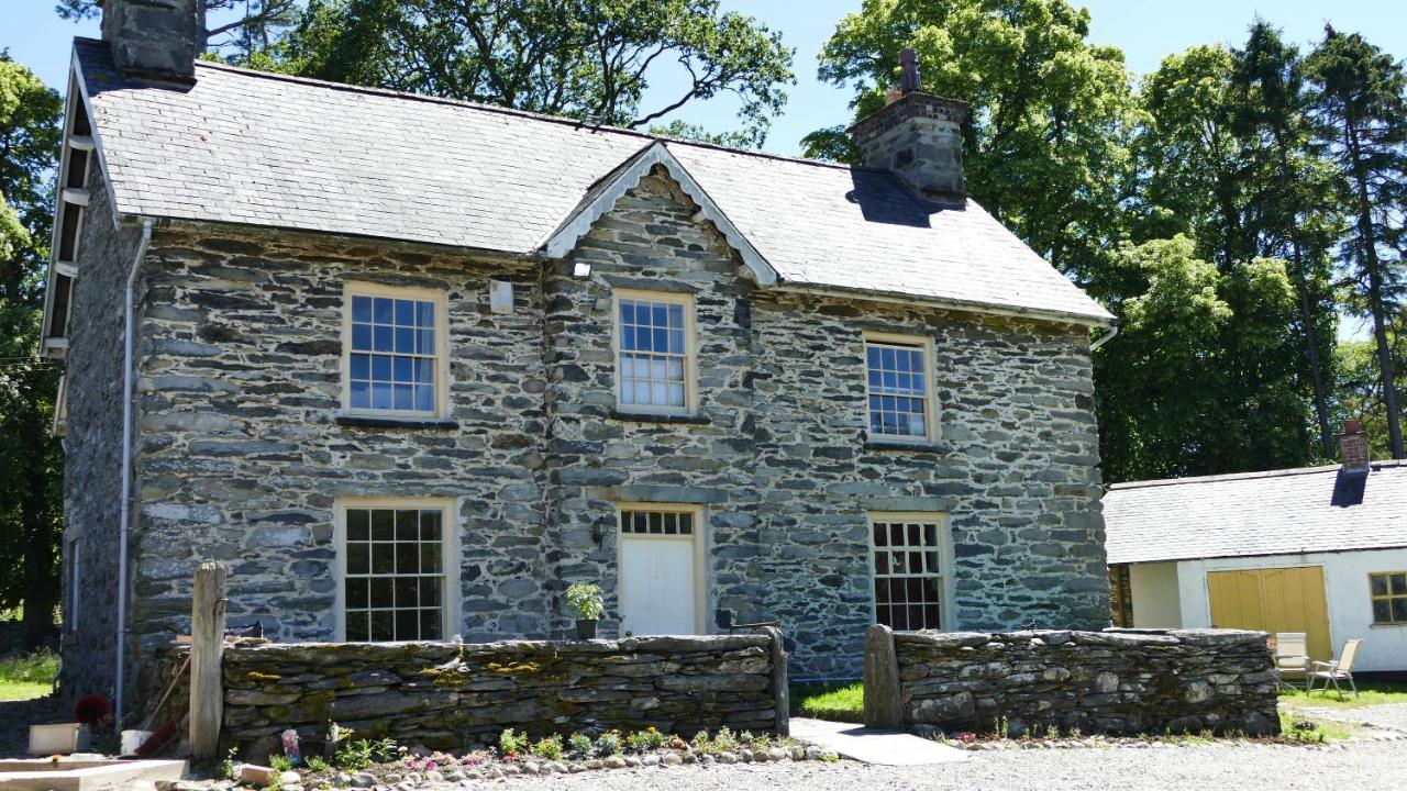 Cosy Ground Floor Disabled Friendly Room In Farm House Llandderfel Eksteriør billede