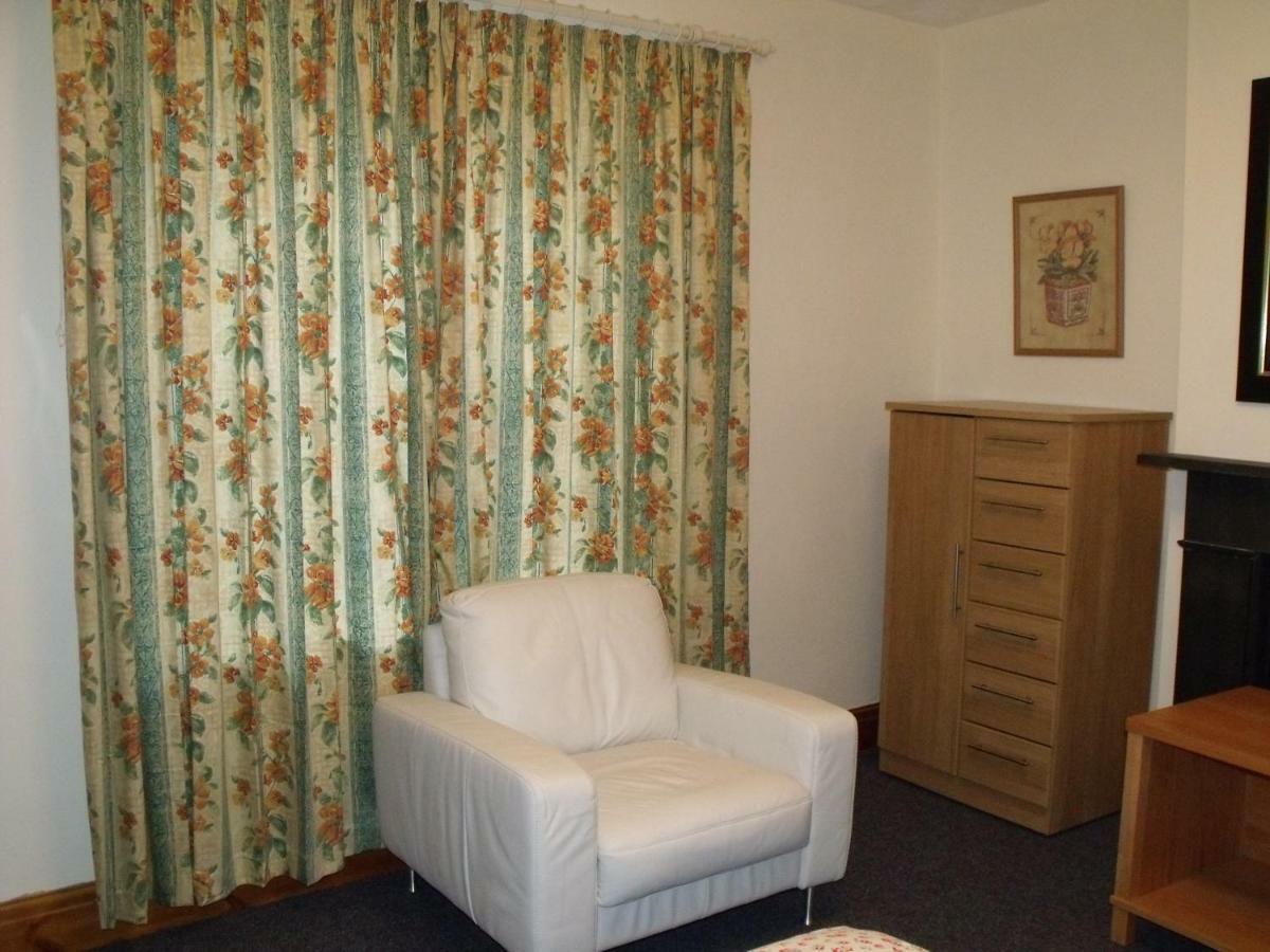 Cosy Ground Floor Disabled Friendly Room In Farm House Llandderfel Eksteriør billede