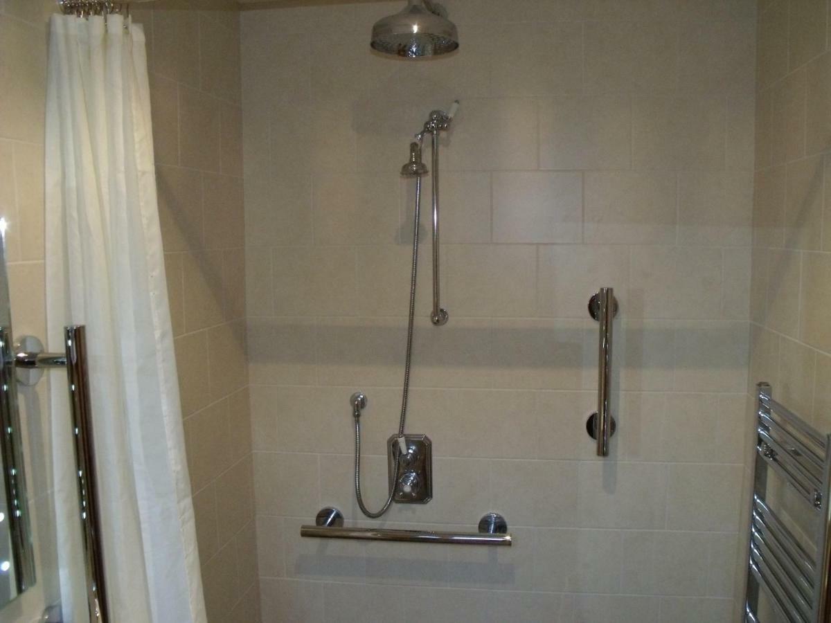 Cosy Ground Floor Disabled Friendly Room In Farm House Llandderfel Eksteriør billede